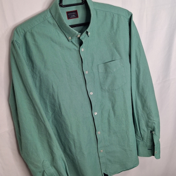 Untuckit LS Button Down size XL - Picture 7 of 12